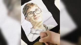 Cumshot tribut on hot printed Lucas scholle
