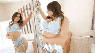 Beautiful milf fucking thressome