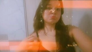 Oyo ke bathroom Mai girlfriend ke big boobs