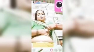 Gouthami reddy manthena sexy in Hot Saree removing blouse showing milky boobs pressing Hard video xxx viral ???