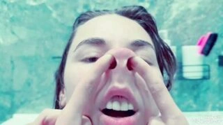 Sexy nose garl