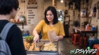 Si Kaca Mata Mas Rony Dan Mbok Penjual Gorengan