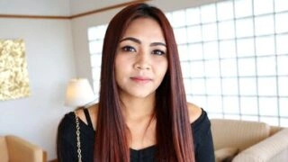 Beautiful Thai teen amateur xxx on video with a horny Farang guy