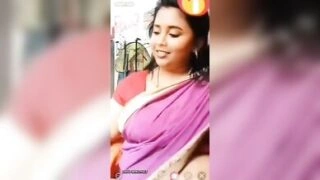 Gouthami reddy manthena Hot in pink saree removing saree blouse showing sexy boobs in video call ????